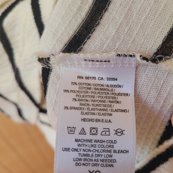 ANTHROPOLOGIE Striped Patterned Front Short Sleeve - Picture 4 of 5